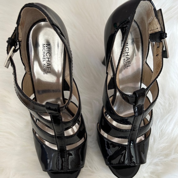 Black patent leather Michael Kors heels size 9.5 - Picture 3 of 7